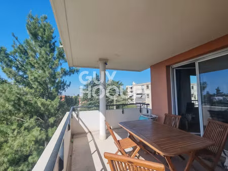 t3 orientée sud avec terrasse dans résidence avec piscine