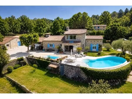 belle propriété avec dépendance et carrière