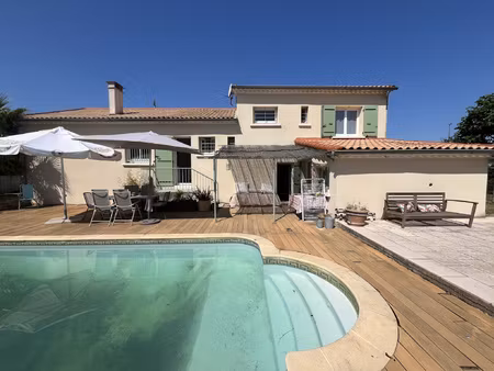 marguerittes villa de 135 m2 avec piscine et garage sur terr