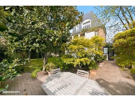 saint cloud / garches : maison rénovée sur jardin sans vis à vis