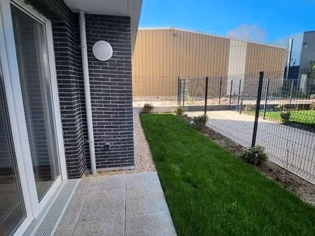 t3 avec terrasse  parking et charges incluses à maurepas