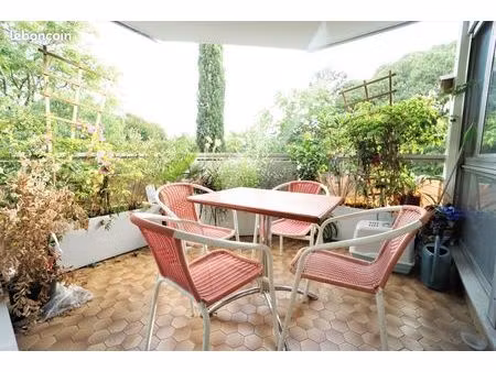 arceaux  studio meublé de 31 m² avec grande terrasse et parking