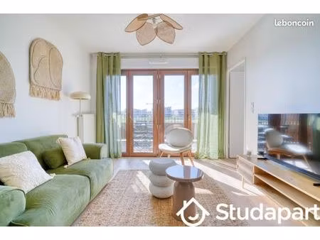 chambre 1 pièce 9 m²
