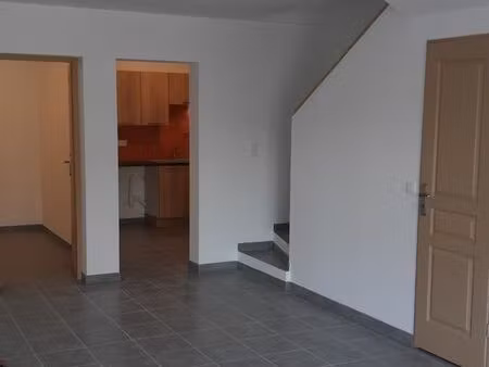 appartement de 84 m² dans une petite copropriété à flassans sur issole