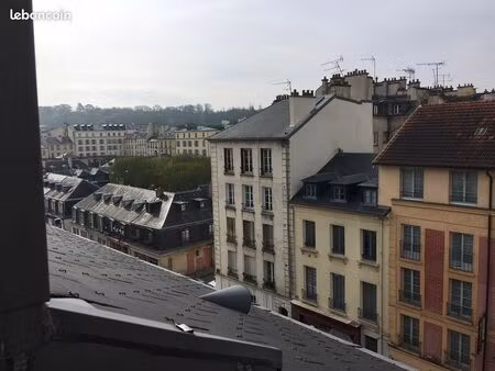 superbe studio meublé en plein coeur du quartier saint louis