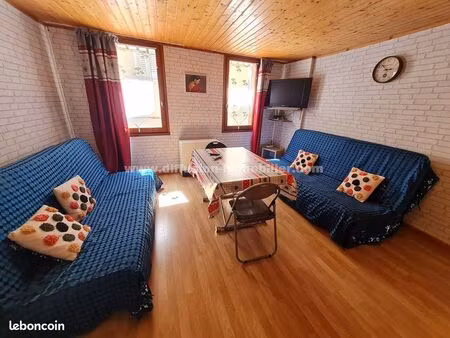 studio 1 pièce 27 m²