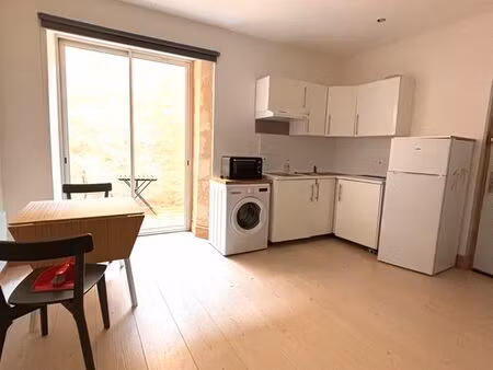studio meublé avec cour privative