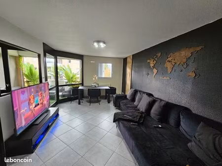 t3 terrasse garage parking privé