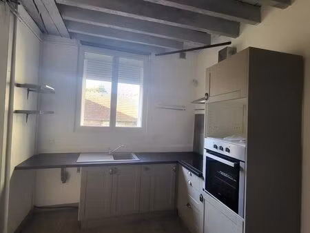 f3 70m² en duplex avec cour privative