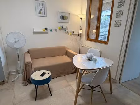 t2 avec balcon (chauffage compris)