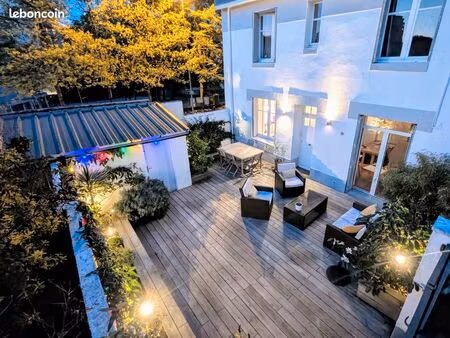 maison en pierre rénovée – location meublée – jardin/terrasse – perverie/longchamp