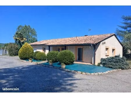 maison familiale de plain-pied 133 m² sur 1 600 m² de terrain clos