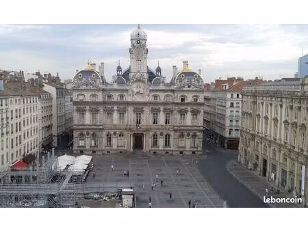 t3 place des terreaux à lyon 69001