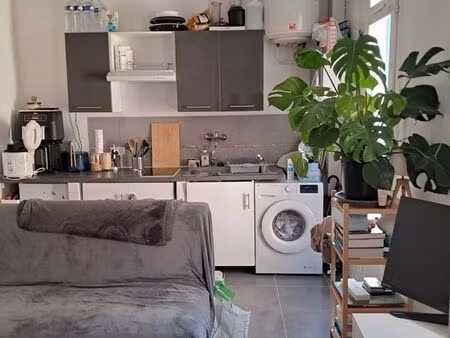 studio meublé 24 m² + terrasse + climatisation - la loubière