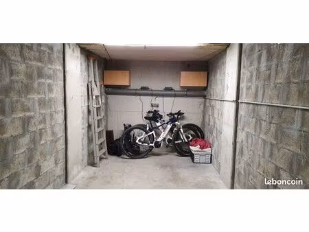 location garage fermé fréjus centre