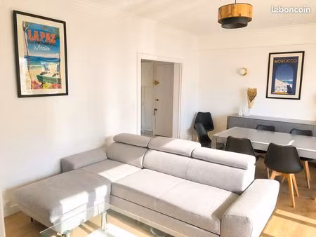 appartement complètement rénové situé en plein centre-ville