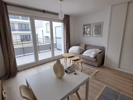 studio 1 pièce 27 m²