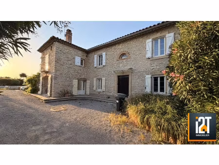 mas avec 6 chambres et pisicne
