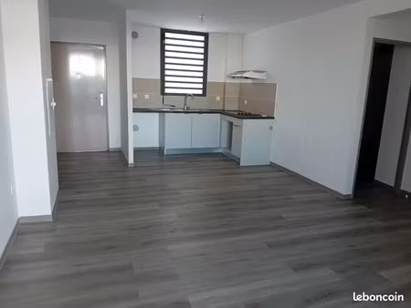 t4 duplex à louer  disponible de suite