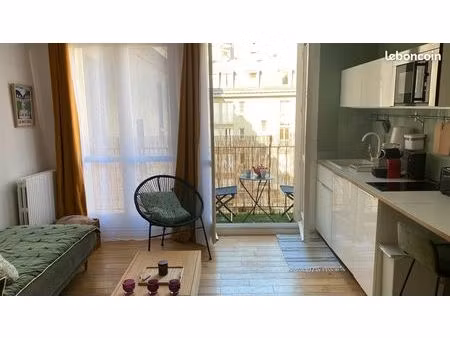 beau studio meublé dans le marais
