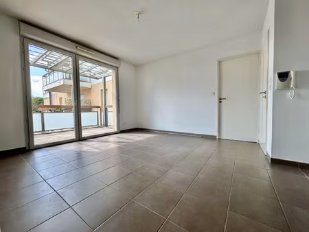 toulouse  quartier guillemery  t2 de 42m2 avec parking