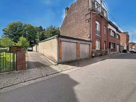 lot de 11 garages avec revenus immédiats à ans