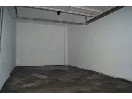 ondergrondse garagebox met sectionaalpoort op toplocatie ...