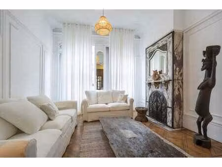 chambre meublée.