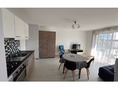 location appartement  m² t-2 à carhaix-plouguer  530 €