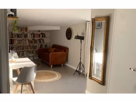 location appartement  m² t-2 à la rochelle  750 €