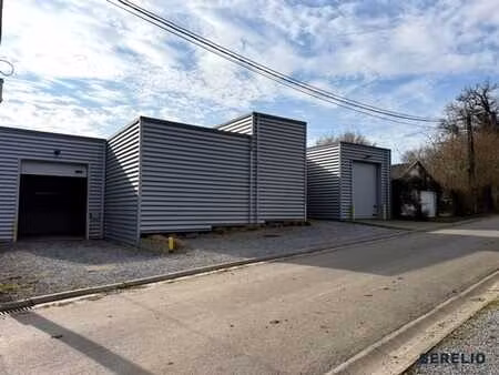 ensemble de 3 entrepôts +/- 346 m² avec réserves et wc