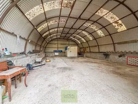 entrepôt de +/- 200m2 à louer