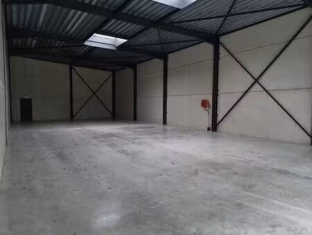 nouvelle unité pme/3 emplacements parking