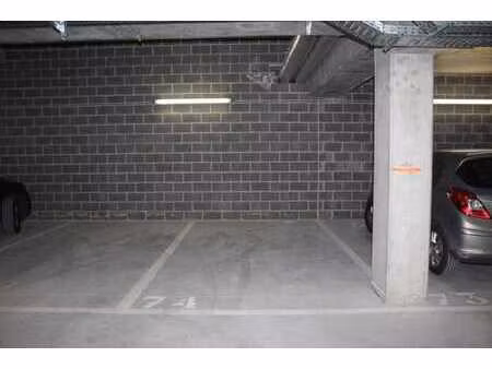 emplacement de parking à louer aux papeteries de genval