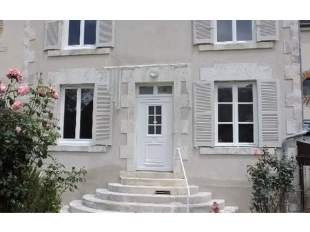 location maison  m² t-2 à courbouzon  573 €