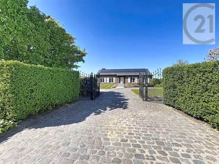 charmante villa avec grand jardin