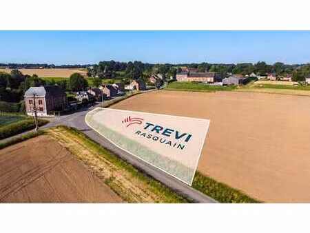 très beau terrain à bâtir de 1685 m²