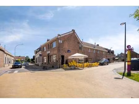 immeuble commercial et d'habitation avec un bon rendement