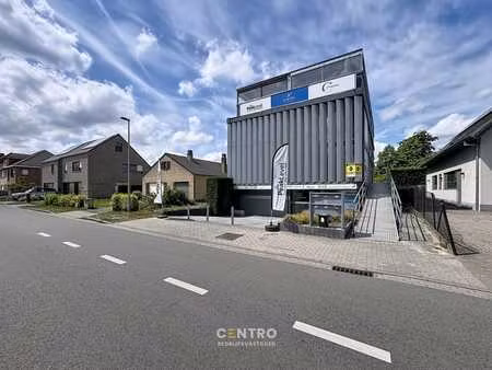 instapklare kantoorruimte (2de verdieping) met alle voorz...