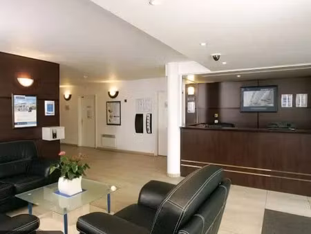 vente locaux professionnels 2 pièces 37.89 m² à le port-marly (78560)  nan €