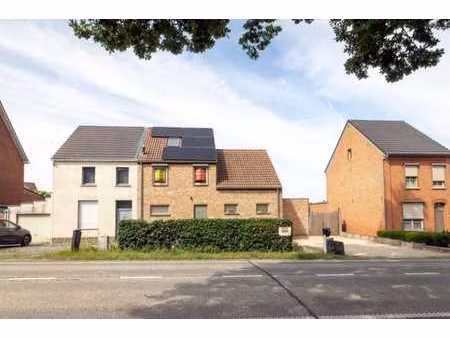 maison orientee sud-sud-ouest avec 4 places de stationnement