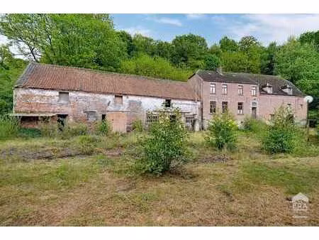 ancienne ferme a restaurer entièrement