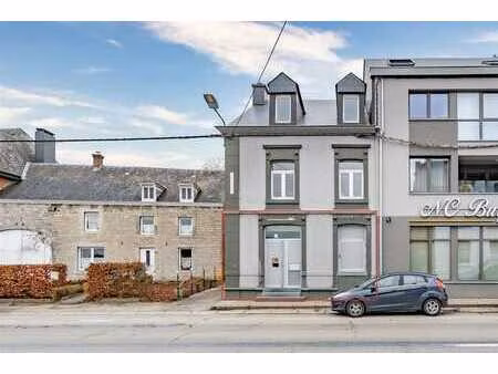 wellin - rez professionnel de 81 m² utiles - excellente visi