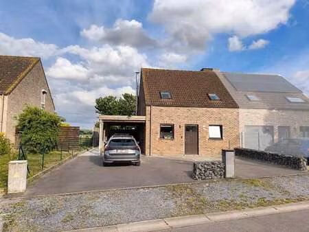 maison 3 façades avec jardin