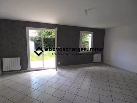 maison en résidence privée  3 chambres  garage et jardin