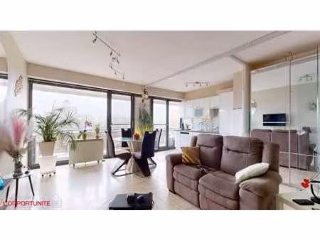 splendide appartement au 8eme et dernier étage  deux chambre