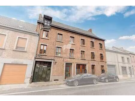 immeuble de 6 lots + 3 parkings + entrepôt sur le roeulx
