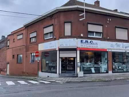 immeuble mixte idéalement situé