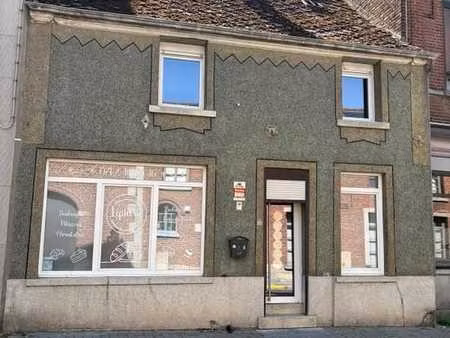 maison d'habitation et/ou de commerce