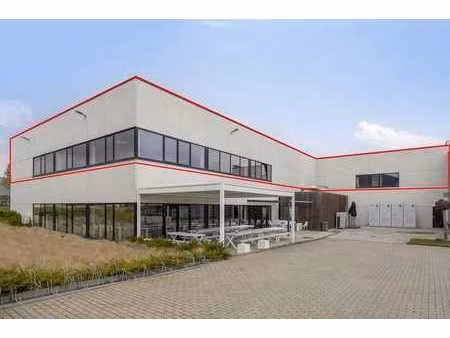 espace (bureaux) flexible d'environ 950 m² à louer dans la z